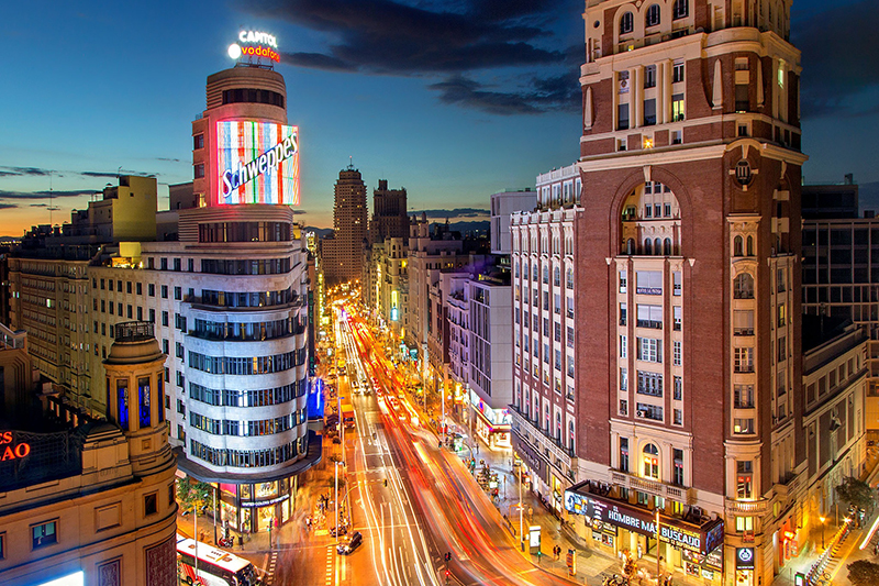 Madrid: Uma cidade animada e cosmopolita com algo para todos.